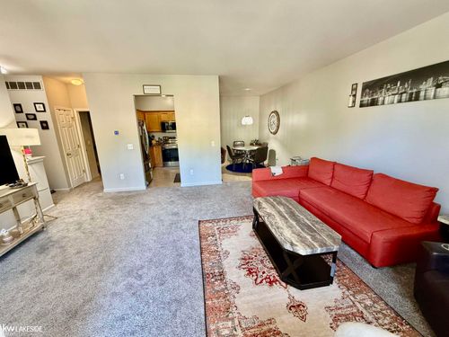 56616 Longhorn Dr, Shelby Township, MI, 48316-5746 | Card Image