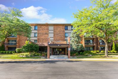 313 - 77 Lake Hinsdale Drive, Condo with 3 bedrooms, 2 bathrooms and 1 parking in Willowbrook IL | Image 1