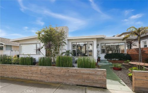 1735 E Ocean Blvd, Newport Beach, CA, 92661-1411 | Card Image