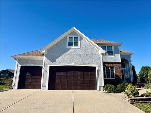 4600 Sw Admiral Byrd Dr, Lee's Summit, MO, 64082-4951 | Card Image