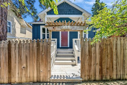 215 Tunnel Ave, Richmond, CA, 94801-3961 | Card Image