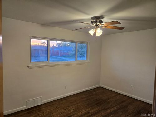 8177 Gary Ave, Westland, MI, 48185-7083 | Card Image