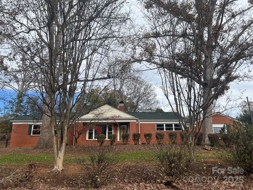 302 Walton Rd, Morganton, NC, 28655-4216 | Card Image