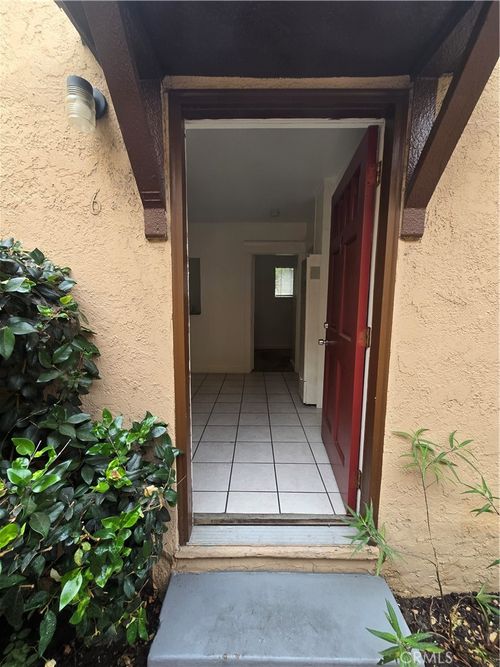 apt-6-1777 Cerritos Ave, Long Beach, CA, 90813-5714 | Card Image