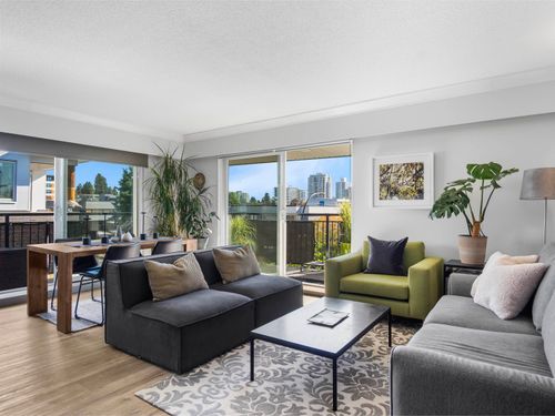 306-134 W 20th St, North Vancouver, BC, V7M1Y4 | Card Image