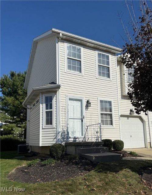 303 Ivy Ln, Painesville, OH, 44077-2711 | Card Image