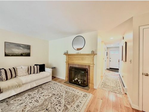 20-121 Townhouse Way, Woodstock, VT, 05091-3522 | Card Image