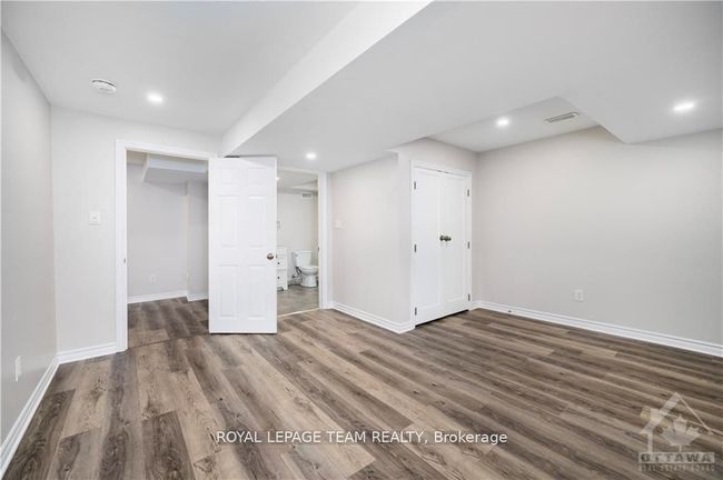 240 Trollius Way, House other with 6 bedrooms, 4 bathrooms and 4 parking in Gloucester ON | Image 25