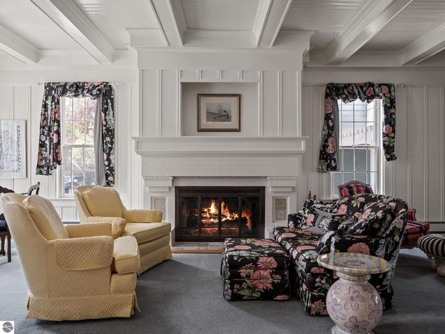 431 Michigan Ave, House other with 10 bedrooms, 7 bathrooms and null parking in Charlevoix MI | Image 12