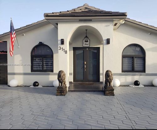 3118 W 71st Pl, Hialeah, FL, 33018-5274 | Card Image