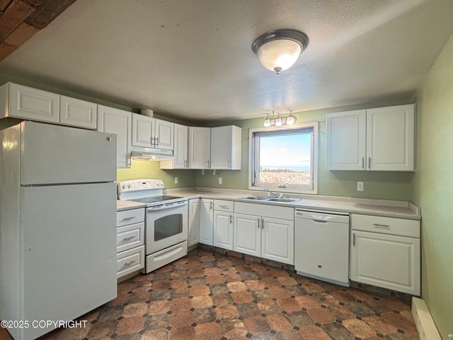 Kitchen | Image 8