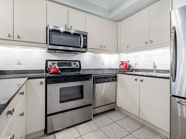 113 - 28 William Carson Cres, Condo with 2 bedrooms, 2 bathrooms and 1 parking in North York ON | Image 6