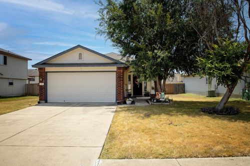 135 Holmstrom St, Hutto, TX, 78634-5286 | Card Image