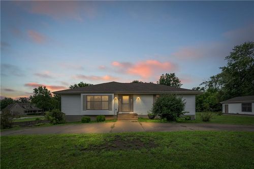 19910 Lamar Ave, Stilwell, KS, 66085-9447 | Card Image