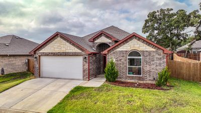 904 Avagail Avenue, House other with 3 bedrooms, 2 bathrooms and null parking in Springtown TX | Image 3