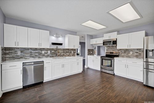 2435 Thrasher Oak, San Antonio, TX, 78232-2624 | Card Image