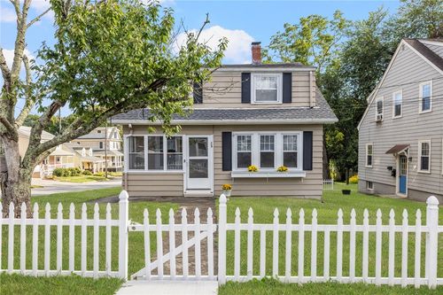 364 Maple Ave, Barrington, RI, 02806-3410 | Card Image