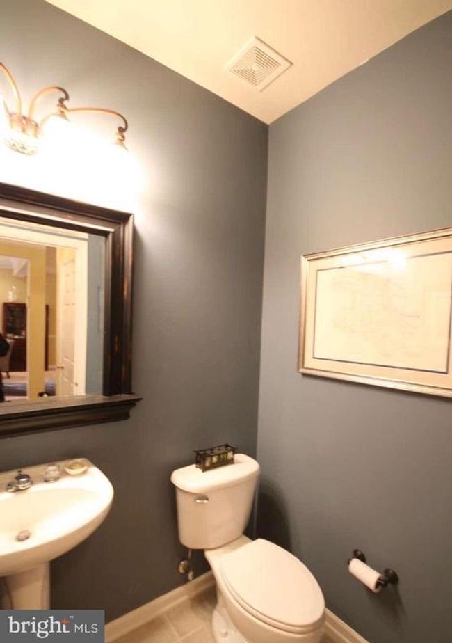 43154 Baltusrol Ter, Townhouse with 3 bedrooms, 3 bathrooms and null parking in ASHBURN VA | Image 12