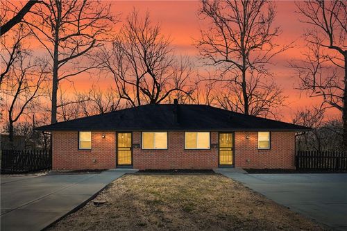 719 E College St, Independence, MO, 64050-3144 | Card Image