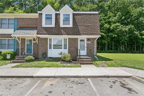127 Charles Parish Dr, Poquoson, VA, 23662-1565 | Card Image