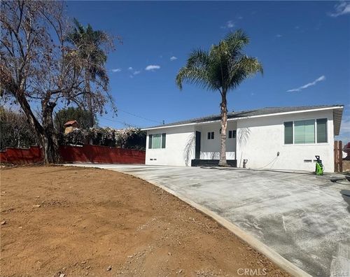 1-3561 Russell St, Riverside, CA, 92501-2252 | Card Image