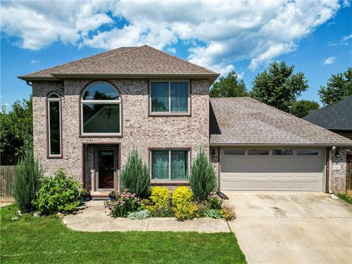 1905 W Countryside Ln, Rogers, AR, 72758-4988 | Card Image