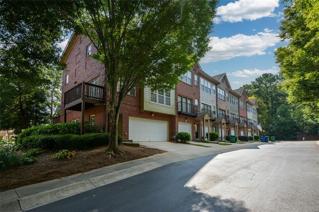 Ashford Creek Ave, Brookhaven, GA 30319