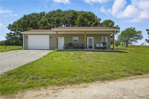 777 E Division Rd, Clinton, MO, 64735-9118 | Card Image