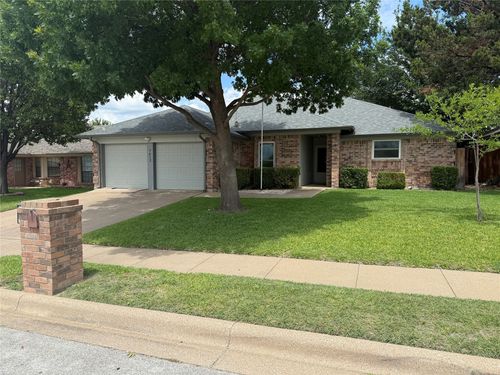 7612 Maplehill Rd, Watauga, TX, 76148-1672 | Card Image