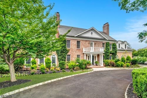 25 Fairway Dr, Green Brook, NJ, 08812-2064 | Card Image