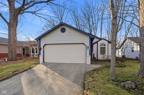 9218 Park Ave, Indianapolis, IN, 46240-1047 | Card Image