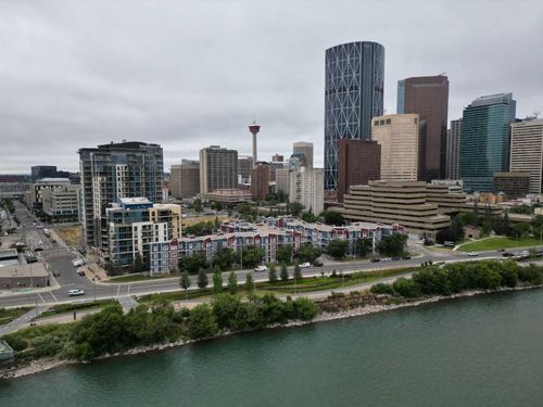 317-333 Riverfront Ave Se, Calgary, AB, T2G5R1 | Card Image