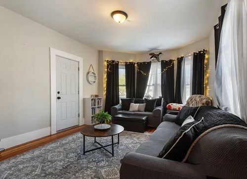 apt-3-1037 Cove Rd, New Bedford, MA, 02744-1655 | Card Image
