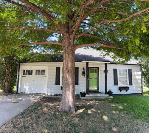 4516 Pershing Ave, Fort Worth, TX, 76107-4246 | Card Image