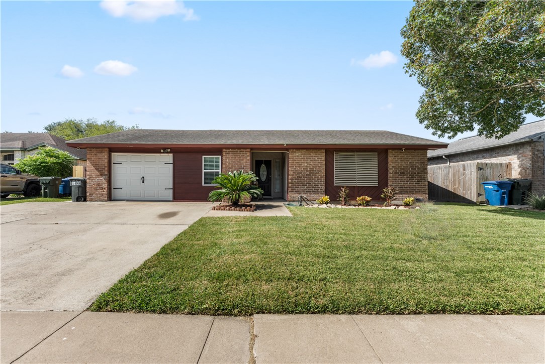 Nicklaus Ln, Corpus Christi, TX 78413