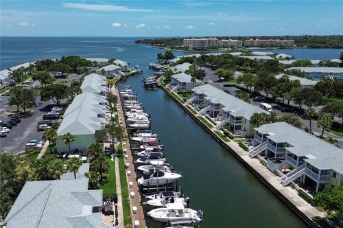 c-5111 Coquina Key Dr Se, ST PETERSBURG, FL, 33705-6325 | Card Image