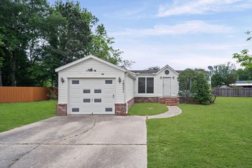 16331 Texas Star Court, Conroe, TX, 77302 | Card Image