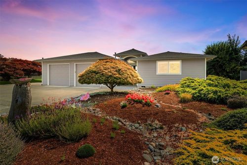 8018 Comox Rd, Blaine, WA, 98230-9559 | Card Image