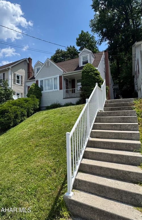 1212 Hamilton Ave, Tyrone, PA, 16686-2011 | Card Image