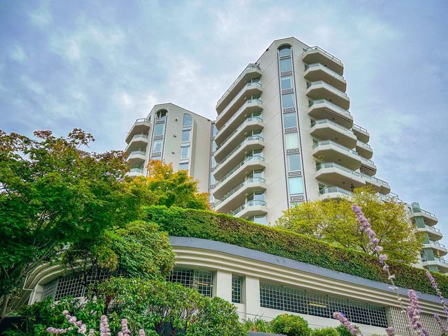 604 - 168 Chadwick Court, Condo with 2 bedrooms, 2 bathrooms and 1 parking in North Vancouver BC | Image 2