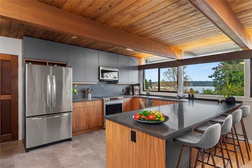 141 Thulin St, Campbell River, BC, V9W2K4 | Card Image