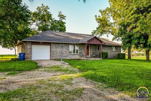 1824 4th Ln, Le Roy, KS, 66857-9430 | Card Image
