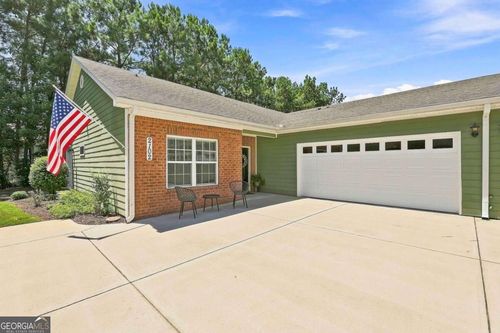 2102 Commonwealth Cir, Newnan, GA, 30263-7820 | Card Image