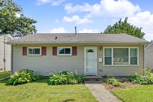 1111 31st St, Bettendorf, IA, 52722-4533 | Card Image