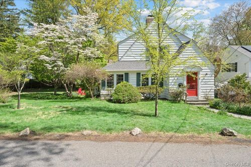 38 Branford Rd, Hastings On Hudson, NY, 10706-3504 | Card Image