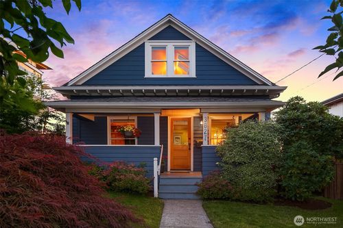 3627 12th Ave W, Seattle, WA, 98119-1305 | Card Image
