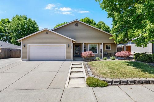 962 Ridgeview Dr, Eagle Point, OR, 97524-9508 | Card Image