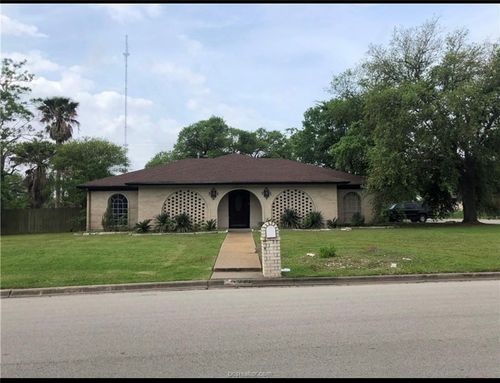 3700 Stillmeadow Dr, Bryan, TX, 77802-3913 | Card Image