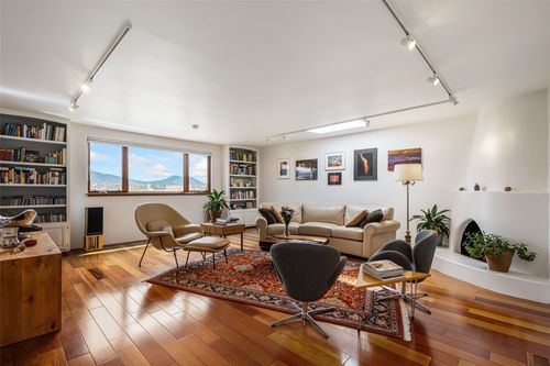 313 Loma Arisco, Santa Fe, NM, 87501 | Card Image