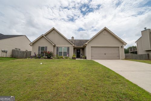 2728 Berkshire Dr, Winder, GA, 30680-6121 | Card Image